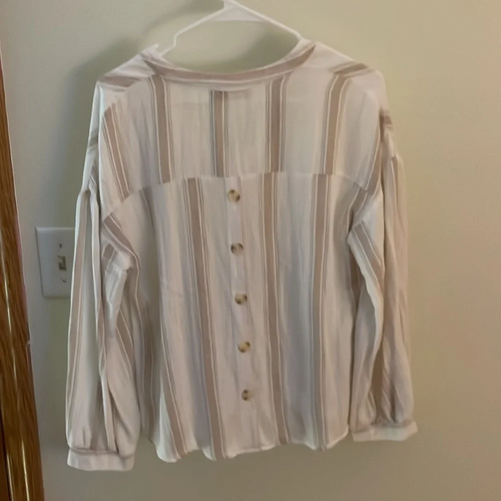 Leela and lavender boutique linen blouse - Picture 4 of 6